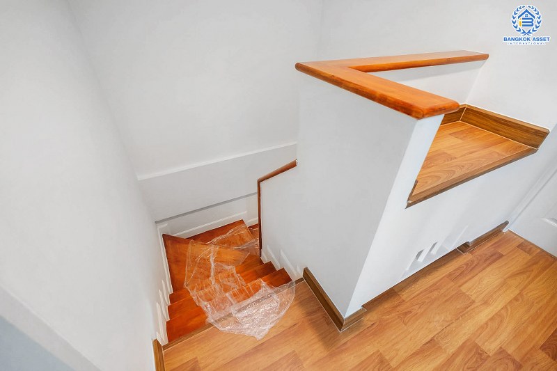 บ้านมือสองตกแต่งใหม่ แบรนด์ดัง ม.เดอะวิลล่า ราชพฤกษ์-ท่าอิฐ พร้อมอยู่ ฟังก์ชั่นครบ! เนื้อที่ 18 ตร.ว. 3 ห้องนอน 2 ห้องน้ำ บนทำเลใกล้รถไฟฟ้า สถานีบางรักน้อยท่าอิฐ เชื่อมต่อทั้งถ.รัตนาธิเบศร์ และถ.ราชพฤกษ์...