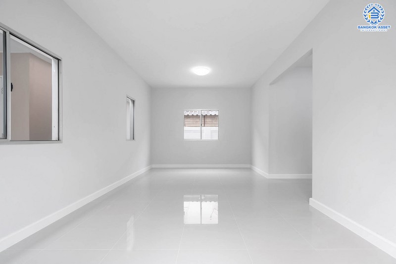 บ้านมือสองตกแต่งใหม่ ถนนเมน ต่อเติมเต็ม หลังใหญ่สุดคุ้ม! ม.พฤกษาวิลเลจ5 บางใหญ่-เซ็นทรัลเวสต์เกต เนื้อที่ 50.6 ตร.ว. ฟังก์ชั่น 3 ห้องนอน 2 ห้องน้ำ พร้อม Mini House 1 ห้อง มีห้องน้ำในตัว บนทำเลเดินทางสะดวก ใกล้รถไฟฟ้าสถานี "คลองบางไผ่" เดินทางเพียง 10 นาทีถึงเซ็นทรัลเวสต์เกต...