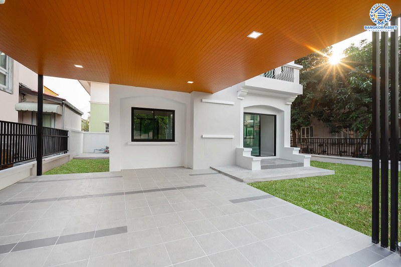 บ้านมือสองตกแต่งใหม่ จากแบรนด์ LH โครงการ ชัยพฤกษ์ บางใหญ่-เซ็นทรัลเวสต์เกต เนื้อที่กว้าง 52.9 ตร.ว. ฟังก์ชั่น 3 ห้องนอน 2 ห้องน้ำ ครบทุกฟังก์ชั่น คัดสรรวัสดุเกรดคุณภาพ บนทำเลเดินทางสะดวก เพียง 5 นาทีจากสถานีคลองบางไผ่...