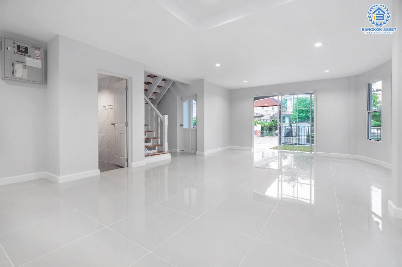 บ้านมือสองตกแต่งใหม่ แบรนด์ LH ทำเลติดถนนราชพฤกษ์ เนื้อที่ 64.9 ตร.ว.โครงการ มัณฑนา ราชพฤกษ์ แต่งครบ จบพร้อมอยู่ พร้อมพื้นที่ส่วนกลาง ทำเลศักยภาพ เดินทางสะดวก ใกล้วงเวียนพระราม5...