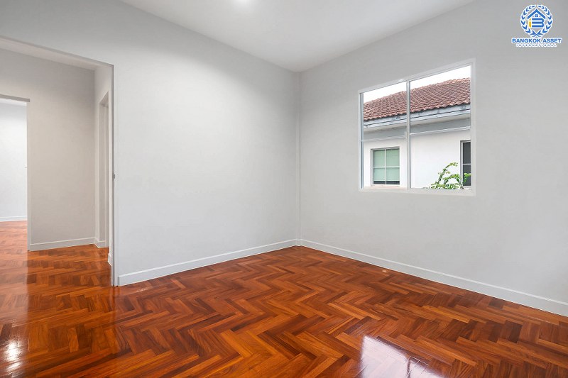 บ้านมือสองตกแต่งใหม่ แบรนด์ LH ทำเลติดถนนราชพฤกษ์ เนื้อที่ 64.9 ตร.ว.โครงการ มัณฑนา ราชพฤกษ์ แต่งครบ จบพร้อมอยู่ พร้อมพื้นที่ส่วนกลาง ทำเลศักยภาพ เดินทางสะดวก ใกล้วงเวียนพระราม5...