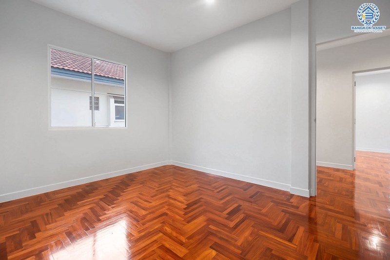 บ้านมือสองตกแต่งใหม่ แบรนด์ LH ทำเลติดถนนราชพฤกษ์ เนื้อที่ 64.9 ตร.ว.โครงการ มัณฑนา ราชพฤกษ์ แต่งครบ จบพร้อมอยู่ พร้อมพื้นที่ส่วนกลาง ทำเลศักยภาพ เดินทางสะดวก ใกล้วงเวียนพระราม5...