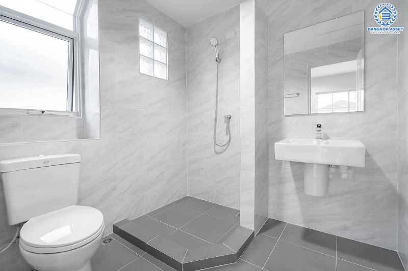 บ้านมือสองตกแต่งใหม่ แบรนด์ LH ทำเลติดถนนราชพฤกษ์ เนื้อที่ 64.9 ตร.ว.โครงการ มัณฑนา ราชพฤกษ์ แต่งครบ จบพร้อมอยู่ พร้อมพื้นที่ส่วนกลาง ทำเลศักยภาพ เดินทางสะดวก ใกล้วงเวียนพระราม5...