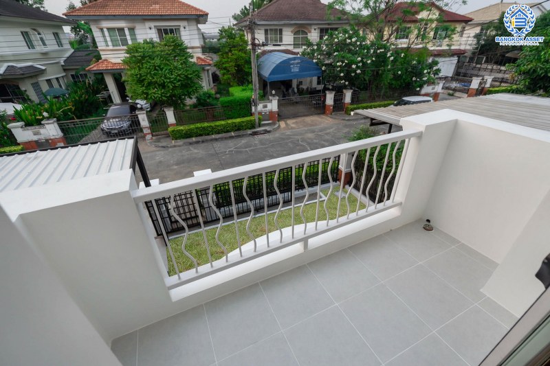 บ้านมือสองตกแต่งใหม่ แบรนด์ LH ทำเลติดถนนราชพฤกษ์ เนื้อที่ 64.9 ตร.ว.โครงการ มัณฑนา ราชพฤกษ์ แต่งครบ จบพร้อมอยู่ พร้อมพื้นที่ส่วนกลาง ทำเลศักยภาพ เดินทางสะดวก ใกล้วงเวียนพระราม5...