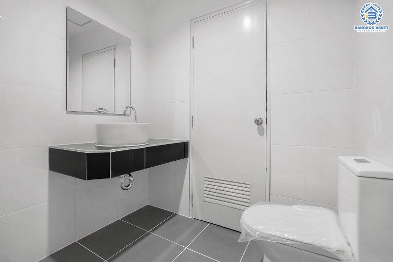 บ้านมือสองตกแต่งใหม่ ทำเลห่างรถไฟฟ้าเพียง 200 เมตร ราคาคุ้มที่สุดในย่านนี้ ม.กฤษดานคร10 รัตนาธิเบศร์ เนื้อที่ 20 ตร.ว. ฟังก์ชั่น 3 ห้องนอน 2 ห้องน้ำ ทำเลเยี่ยมติดถนนรัตนธิเบศร์ ใกล้เซ็นทรัลเวสต์เกตเพียง 1 กม...