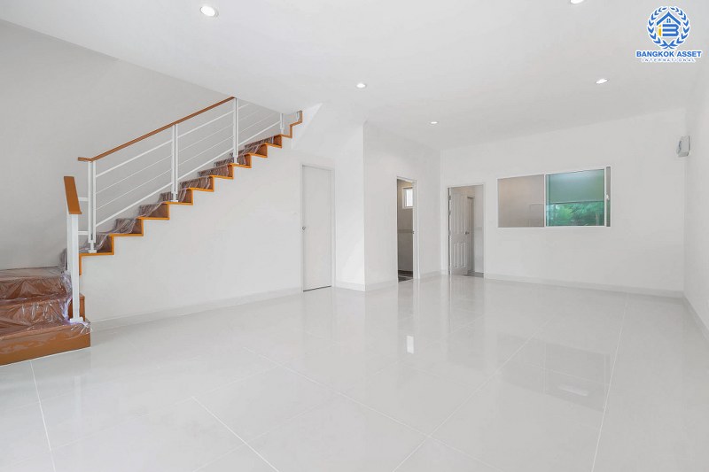 บ้านมือสองตกแต่งใหม่ ทำเลโซนเมือง ม.พลีโน่ (AP) พระราม5-ปิ่นเกล้า บ้านพร้อมอยู่ เนื้อที่ 20.6 ตร.ว.  ฟังก์ชั่น 3 ห้องนอน 2 ห้องน้ำ 2 ที่จอดรถ บนทำเลเดินทางสะดวก ใกล้สะพานพระราม 5 เชื่อมสู่ปิ่นเกล้า-จรัญฯ ได้อย่างรวดเร็ว...