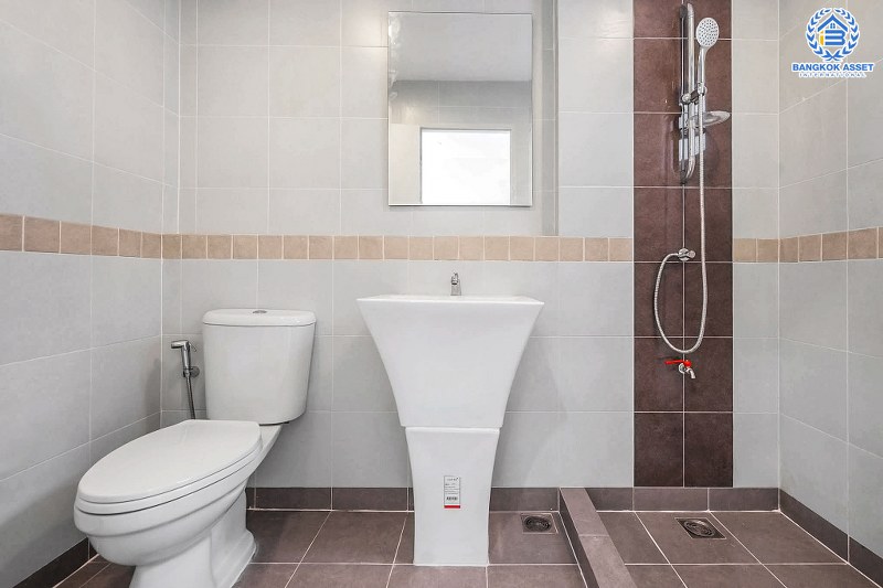 บ้านมือสองตกแต่งใหม่ ทำเลโซนเมือง ม.พลีโน่ (AP) พระราม5-ปิ่นเกล้า บ้านพร้อมอยู่ เนื้อที่ 20.6 ตร.ว.  ฟังก์ชั่น 3 ห้องนอน 2 ห้องน้ำ 2 ที่จอดรถ บนทำเลเดินทางสะดวก ใกล้สะพานพระราม 5 เชื่อมสู่ปิ่นเกล้า-จรัญฯ ได้อย่างรวดเร็ว...