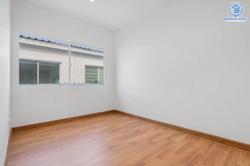 บ้านมือสองตกแต่งใหม่ ทำเลโซนเมือง ม.พลีโน่ (AP) พระราม5-ปิ่นเกล้า บ้านพร้อมอยู่ เนื้อที่ 20.6 ตร.ว.  ฟังก์ชั่น 3 ห้องนอน 2 ห้องน้ำ 2 ที่จอดรถ บนทำเลเดินทางสะดวก ใกล้สะพานพระราม 5 เชื่อมสู่ปิ่นเกล้า-จรัญฯ ได้อย่างรวดเร็ว...