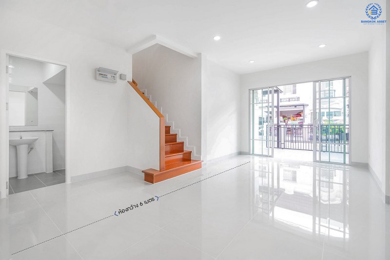 บ้านมือสองตกแต่งใหม่ แบรนด์ดัง Property Perfect โครงการ เดอะวิลล่า ราชพฤกษ์-ท่าอิฐ เพียง 10 นาที ถึงรถไฟฟ้า สถานีบางรักน้อยท่าอิฐ บ้านพร้อมอยู่ ฟังก์ชั่นครบ! เนื้อที่ 18 ตร.ว. 3 ห้องนอน 2 ห้องน้ำ บนทำเลเยี่ยมเชื่อมต่อทั้งถ.รัตนาธิเบศร์ และถ.ราชพฤกษ์...