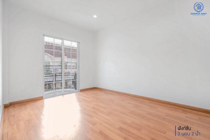 บ้านมือสองตกแต่งใหม่ แบรนด์ดัง Property Perfect โครงการ เดอะวิลล่า ราชพฤกษ์-ท่าอิฐ เพียง 10 นาที ถึงรถไฟฟ้า สถานีบางรักน้อยท่าอิฐ บ้านพร้อมอยู่ ฟังก์ชั่นครบ! เนื้อที่ 18 ตร.ว. 3 ห้องนอน 2 ห้องน้ำ บนทำเลเยี่ยมเชื่อมต่อทั้งถ.รัตนาธิเบศร์ และถ.ราชพฤกษ์...