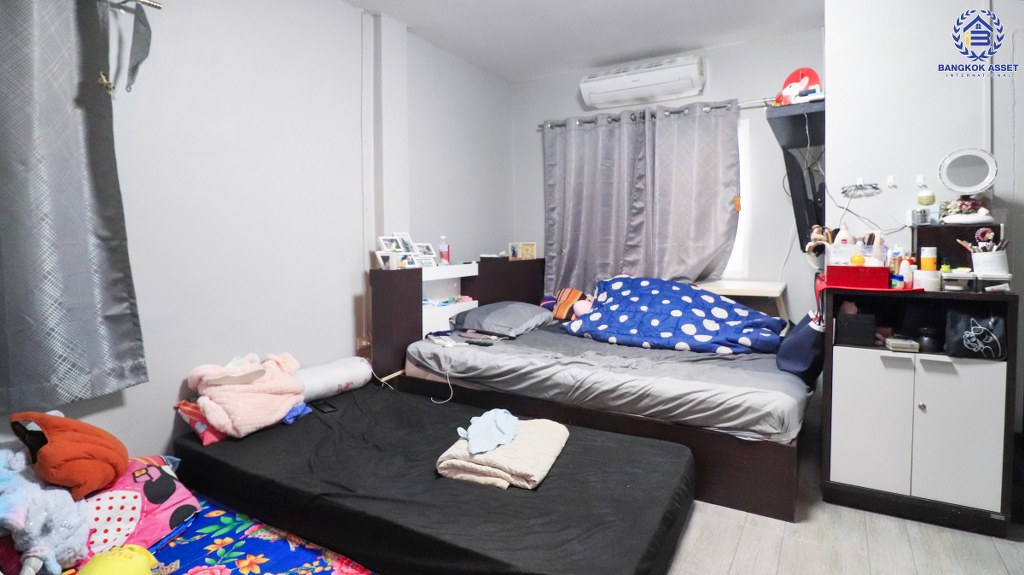 ทาวน์เฮ้าส์มือสองนนทบุรี ห้องมุม ม.พรไพศาล ติวานนท์-ปากเกร็ด เนื้อที่ 26 ตร.ว. ฟังก์ชั่น 3 ห้องนอน 2 ห้องน้ำ ต่อเติมครบ พร้อมอยู่ บนทำเลเยี่ยม ใกล้เซ็นทรัลแจ้งวัฒนะ และรถไฟฟ้าสายสีชมพู...