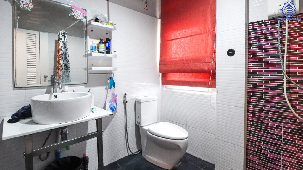 ทาวน์เฮ้าส์มือสองนนทบุรี ห้องมุม ม.พรไพศาล ติวานนท์-ปากเกร็ด เนื้อที่ 26 ตร.ว. ฟังก์ชั่น 3 ห้องนอน 2 ห้องน้ำ ต่อเติมครบ พร้อมอยู่ บนทำเลเยี่ยม ใกล้เซ็นทรัลแจ้งวัฒนะ และรถไฟฟ้าสายสีชมพู...