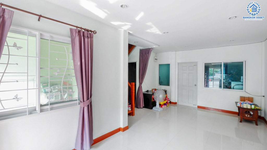 ทาวน์เฮ้าส์มือสองนนทบุรี ม.บัวทองธานีพาร์ควิลล์12 กาญจนาภิเษก-บางบัวทอง เนื้อที่ 21 ตร.ว. ฟังก์ชั่น 3 ห้องนอน ต่อเติมครัว แถมแอร์ 2 เครื่อง ทำเลดี ใกล้เซ็นทรัลเวสต์เกต และ MRTสถานี "คลองบางไผ่" ราคาถูกที่สุดในโครงการ*...