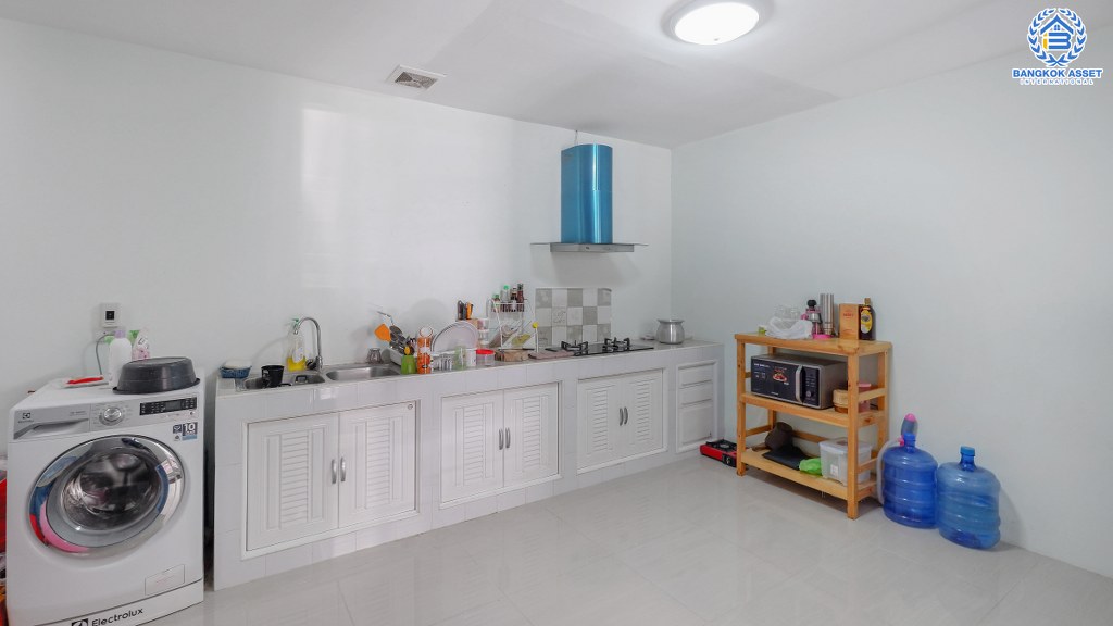 ทาวน์เฮ้าส์มือสองนนทบุรี ม.บัวทองธานีพาร์ควิลล์12 กาญจนาภิเษก-บางบัวทอง เนื้อที่ 21 ตร.ว. ฟังก์ชั่น 3 ห้องนอน ต่อเติมครัว แถมแอร์ 2 เครื่อง ทำเลดี ใกล้เซ็นทรัลเวสต์เกต และ MRTสถานี "คลองบางไผ่" ราคาถูกที่สุดในโครงการ*...