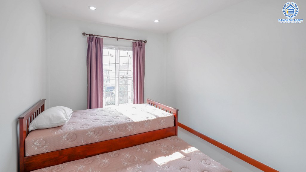 ทาวน์เฮ้าส์มือสองนนทบุรี ม.บัวทองธานีพาร์ควิลล์12 กาญจนาภิเษก-บางบัวทอง เนื้อที่ 21 ตร.ว. ฟังก์ชั่น 3 ห้องนอน ต่อเติมครัว แถมแอร์ 2 เครื่อง ทำเลดี ใกล้เซ็นทรัลเวสต์เกต และ MRTสถานี "คลองบางไผ่" ราคาถูกที่สุดในโครงการ*...