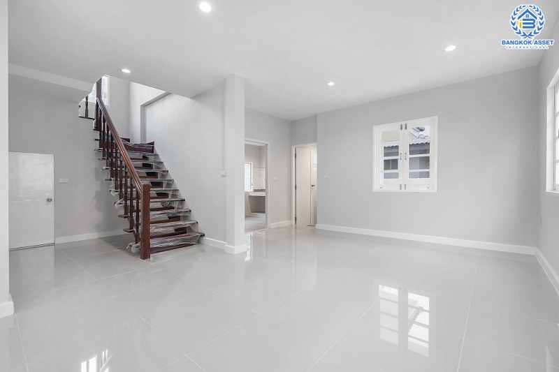 บ้านมือสองตกแต่งใหม่ บนสังคมคุณภาพแบรนด์ดัง L&H  โครงการ ชลลดา บางบัวทอง-รัตนาธิเบศร์  เพียง 6 นาที ถึงMRT สถานีบางพลู  บ้านสวยต่อเติมเต็ม เนื้อที่ 78 ตร.ว. ฟังก์ชั่น 3 ห้องนอน 2 ห้องน้ำ บนทำเลศักยภาพ เชื่อมต่อหลายเส้นทาง ใกล้เซ็นทรัลเวสต์เกต...