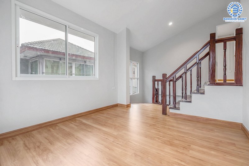 บ้านมือสองตกแต่งใหม่ บนสังคมคุณภาพแบรนด์ดัง L&H  โครงการ ชลลดา บางบัวทอง-รัตนาธิเบศร์  เพียง 6 นาที ถึงMRT สถานีบางพลู  บ้านสวยต่อเติมเต็ม เนื้อที่ 78 ตร.ว. ฟังก์ชั่น 3 ห้องนอน 2 ห้องน้ำ บนทำเลศักยภาพ เชื่อมต่อหลายเส้นทาง ใกล้เซ็นทรัลเวสต์เกต...