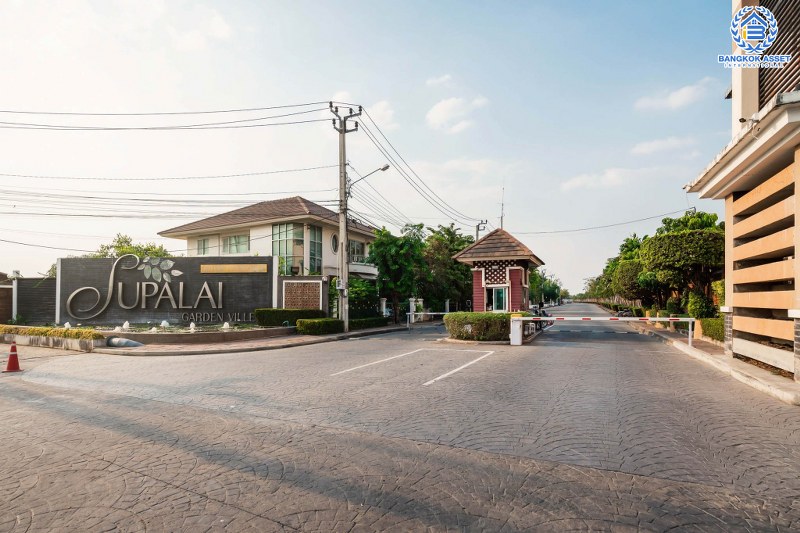 บ้านมือสองตกแต่งใหม่ หลังมุม คุณภาพแบรนด์ศุภาลัย* โครงการ ศุภาลัยการ์เด้นวิลล์ ปิ่นเกล้า-พระราม5 เนื้อที่ 58.5 ตร.ว. แต่งครบ พร้อมอยู่ ฟังก์ชั่นโดดเด่น 3 ห้องนอน 3 ห้องน้ำ บนทำเลสุดสะดวก เชื่อมต่อปิ่นเกล้า-ศาลายา ใกล้เซ็นทรัลเวสต์เกต และจุดขึ้นทางด่วน "ศรีรัช"