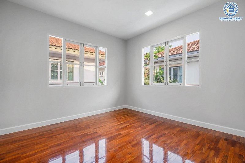 บ้านมือสองตกแต่งใหม่ หลังใหญ่สุดคุ้ม เนื้อที่ 87.1 ตร.ว. โครงการ มัณฑนา ปิ่นเกล้า-กาญจนาภิเษก (ซ.วัดพระเงิน) บ้านพร้อมอยู่ ตกแต่ง/ต่อเติมครบ มากฟังก์ชั่น 4 ห้องนอน 3 ห้องน้ำ เดินทางสะดวก บนทำเลติดถนนใหญ่ ใกล้เซ็นทรัลเวสต์เกต รถไฟฟ้าสายสีม่วง "สถานีตลาดบางใหญ่" และทางด่วนศรีรัช!...