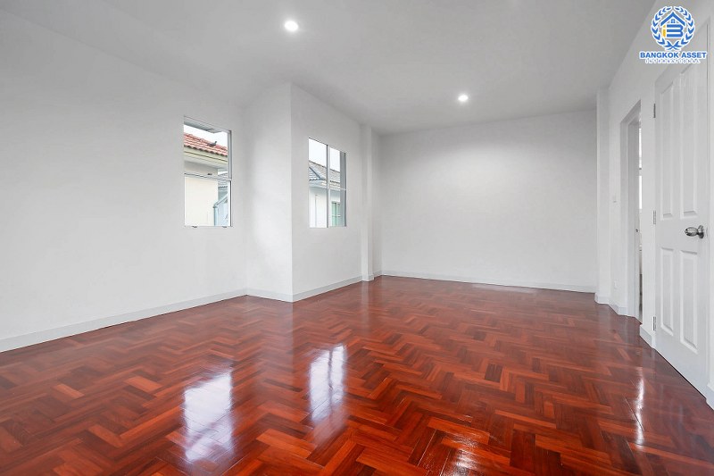 บ้านมือสองตกแต่งใหม่ คุณภาพแบรนด์ LH โครงการ ชลลดา บางใหญ่-เซ็นทรัลเวสต์เกต พร้อมทุกการเข้าอยู่ เนื้อที่ 55.8 ตร.ว. ฟังก์ชั่น 3 ห้องนอน 2 ห้องน้ำ พร้อม facilities ครบครัน บนทำเลศักยภาพ เดินทางสะดวก ใกล้ถ.กาญจนาภิเษก เพียง 10 นาทีถึงรถไฟฟ้า "สถานีคลองบางไผ่"...