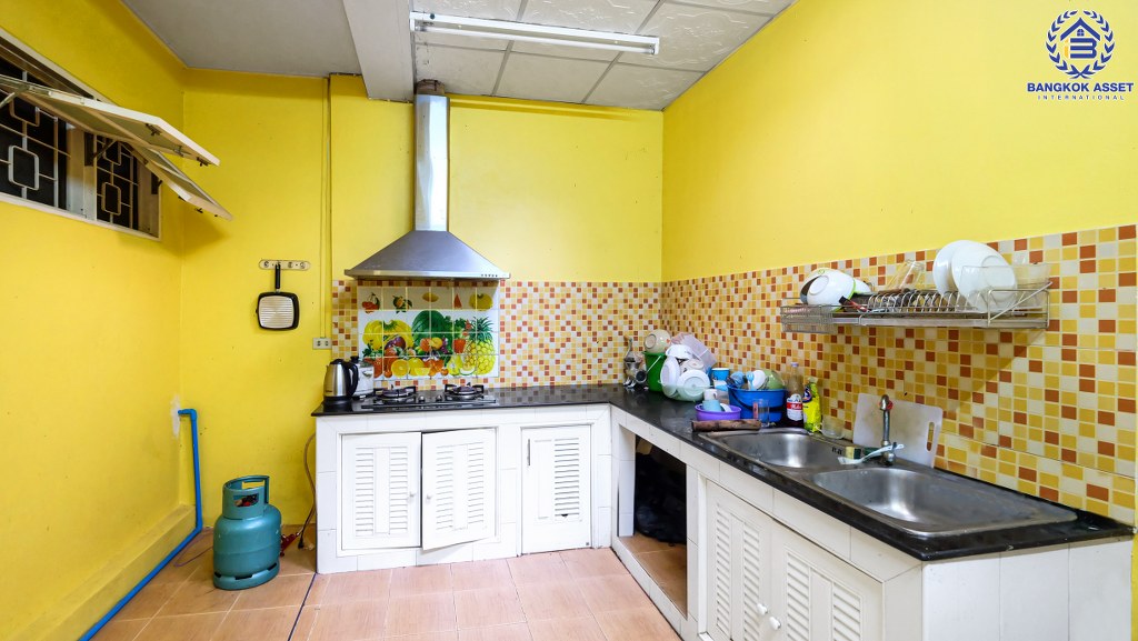 ทาวน์เฮ้าส์มือสองนนทบุรี ม.บุศรินทร์วงแหวน (L&H) บ้านกล้วย-ไทรน้อย เนื้อที่ 21 ตร.ว. ต่อเติมครัว-โรงรถพร้อมอยู่ ทำเลคุณภาพ! ใกล้เซ็นทรัลเวสต์เกต และ รถไฟฟ้าสถานี "คลองบางไผ่" ราคาคุ้มมาก!!