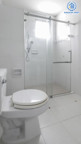 บ้านเดี่ยวมือสองปทุมธานี แบรนด์ L&H ห้องมุม! ม.พฤกษ์ลดา ติวานนท์-ราชพฤกษ์ บ้านพร้อมอยู่ เนื้อที่ 59.1 ตร.ว. ฟังก์ชั่น 4 ห้องนอน 2 ที่จอดรถ พร้อมเฟอร์ฯบิ้วท์อิน บนทำเลเดินทางสะดวก ใกล้โรบินสัน และจุดขึ้นทางด่วน "ศรีสมาน"