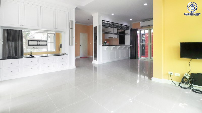 บ้านเดี่ยวมือสองนนทบุรี แบรนด์ดัง ม.ลัดดารมย์ ชัยพฤกษ์-แจ้งวัฒนะ หลังใหญ่ 87.5 ตร.ว. ตกแต่งบิ้วท์อินทั้งหลัง พร้อมสวนสวยรอบบ้าน บนทำเลติดถนนชัยพฤกษ์ เชื่อมสู่แจ้งวัฒนะ ราชพฤกษ์ได้อย่างรวดเร็ว