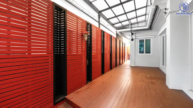 บ้านเดี่ยวมือสองนนทบุรี แบรนด์ดัง ม.ลัดดารมย์ ชัยพฤกษ์-แจ้งวัฒนะ หลังใหญ่ 87.5 ตร.ว. ตกแต่งบิ้วท์อินทั้งหลัง พร้อมสวนสวยรอบบ้าน บนทำเลติดถนนชัยพฤกษ์ เชื่อมสู่แจ้งวัฒนะ ราชพฤกษ์ได้อย่างรวดเร็ว