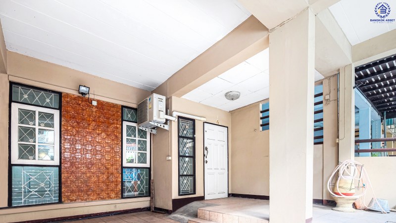 ทาวน์โฮมมือสองนนทบุรี ทำเลโซนเมือง ม.พิชยนันท์ ติวานนท์-แคราย เนื้อที่ 19.4 ตร.ว. หน้ากว้าง 5 เมตร บนสุดยอดทำเล! เข้า-ออก 3 เส้นทาง ใกล้เดอะมอลล์งามวงศ์วาน และรถไฟฟ้าสถานี "กระทรวงสาธารณะสุข"