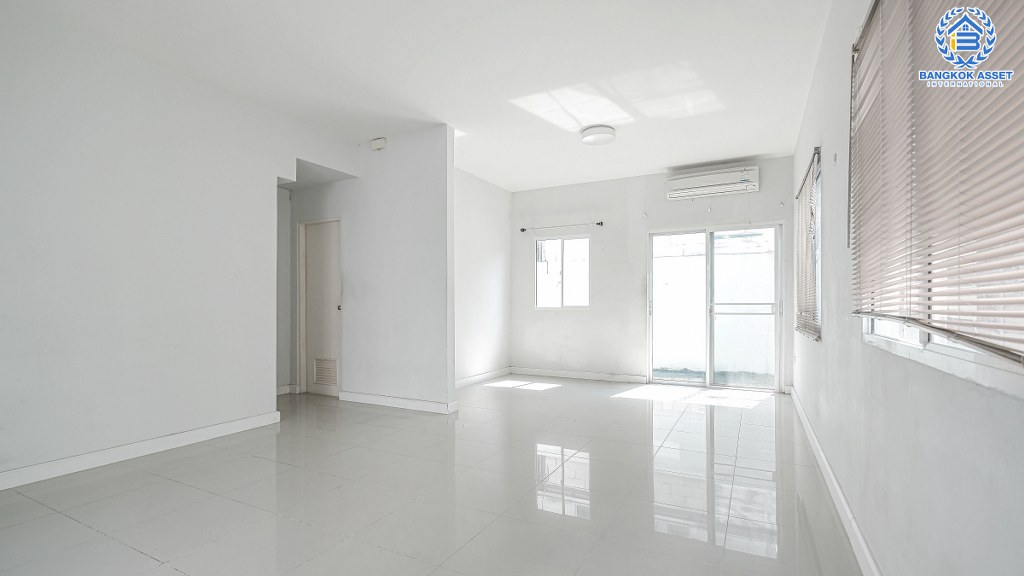 ทาวน์เฮ้าส์มือสองนนทบุรี ทำเลโซนเมือง ห้องมุม! ม.ซิตี้เซ้นส์ รัตนาธิเบศร์-เลี่ยงเมืองนนท์ เนื้อที่ 27.9 ตร.ว. ฟังก์ชั่น 3 ห้องนอน 2 ที่จอดรถ ทำเลใกล้เซ็นทรัลรัตนาธิเบศร์ และ MRTแยกนนทบุรี1...