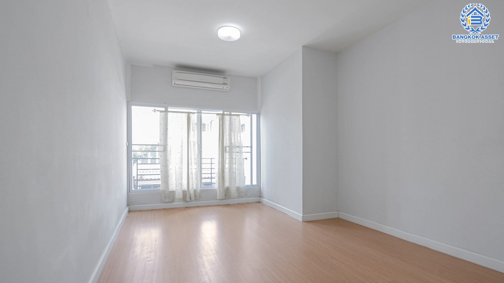 ทาวน์เฮ้าส์มือสองนนทบุรี ทำเลโซนเมือง ห้องมุม! ม.ซิตี้เซ้นส์ รัตนาธิเบศร์-เลี่ยงเมืองนนท์ เนื้อที่ 27.9 ตร.ว. ฟังก์ชั่น 3 ห้องนอน 2 ที่จอดรถ ทำเลใกล้เซ็นทรัลรัตนาธิเบศร์ และ MRTแยกนนทบุรี1...