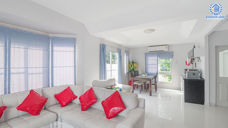 บ้านเดี่ยวมือสองนนทบุรี แบรนด์ LH ม.พฤกษ์ลดา บางใหญ่-เซ็นทรัลเวสต์เกต พร้อมอยู่ เนื้อที่ 58 ตร.ว. แถมเฟอร์นิเจอร์ทั้งหลัง บนทำเลศักภาพ ใกล้เซ็นทรัลเวสต์เกต และรถไฟฟ้าสถานีคลองบางไผ่...