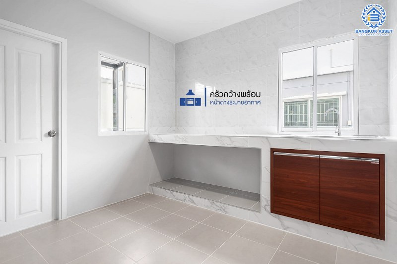 บ้านมือสองตกแต่งใหม่ แปลงมุม หลังใหญ่ ทำเลย่านปทุมธานี โครงการ พฤกษาวิลเลจ30 เดอะซีซั่น แจ้งวัฒนะ-ราชพฤกษ์ ตกแต่ง/ต่อเติมเต็ม เนื้อที่ 54.8 ตร.ว. ฟังก์ชั่น 3 ห้องนอน 2 ห้องน้ำ เดินทางสะดวกสบายเข้า-ออกได้หลายเส้นทาง ใกล้เมืองทองธานี และจุดขึ้นทางด่วน "แจ้งวัฒนะ"...