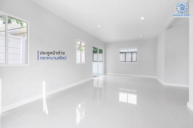 บ้านมือสองตกแต่งใหม่ แปลงมุม หลังใหญ่ ทำเลย่านปทุมธานี โครงการ พฤกษาวิลเลจ30 เดอะซีซั่น แจ้งวัฒนะ-ราชพฤกษ์ ตกแต่ง/ต่อเติมเต็ม เนื้อที่ 54.8 ตร.ว. ฟังก์ชั่น 3 ห้องนอน 2 ห้องน้ำ เดินทางสะดวกสบายเข้า-ออกได้หลายเส้นทาง ใกล้เมืองทองธานี และจุดขึ้นทางด่วน "แจ้งวัฒนะ"...