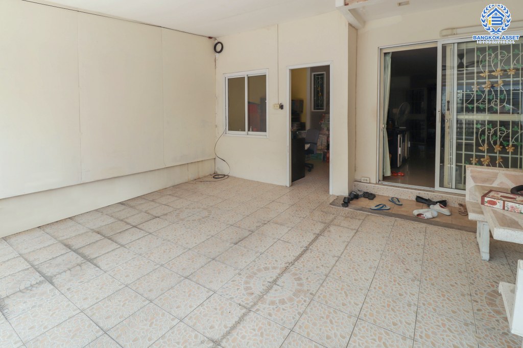 ทาวน์เฮ้าส์มือสองนนทบุรี ทำเลติดถนนราชพฤกษ์ ใกล้วงเวียนพระรามห้า ม.พฤกษาทาวน์ บ้านต่อเติมครบ เนื้อที่ 22.9 ตร.ว. หน้ากว้าง 6 เมตร ฟังก์ชั่น 3 ห้องนอน พร้อมห้องเก็บของชั้นล่าง ราคาสุดคุ้ม!...