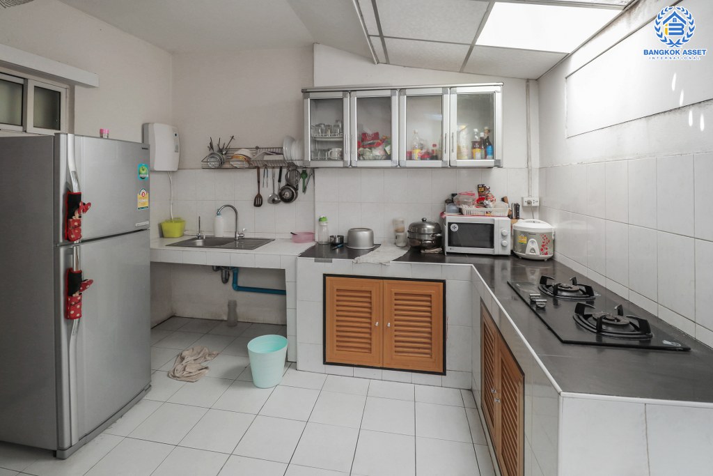 ทาวน์เฮ้าส์มือสองนนทบุรี ทำเลติดถนนราชพฤกษ์ ใกล้วงเวียนพระรามห้า ม.พฤกษาทาวน์ บ้านต่อเติมครบ เนื้อที่ 22.9 ตร.ว. หน้ากว้าง 6 เมตร ฟังก์ชั่น 3 ห้องนอน พร้อมห้องเก็บของชั้นล่าง ราคาสุดคุ้ม!...