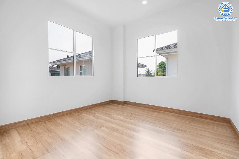 บ้านมือสองตกแต่งใหม่ คุณภาพแบรนด์ LH โครงการ ชลลดา บางใหญ่-เซ็นทรัลเวสต์เกต พร้อมทุกการเข้าอยู่ เนื้อที่ 52.5 ตร.ว. ฟังก์ชั่น 3 ห้องนอน 2 ห้องน้ำ พร้อม facilities ครบครัน บนทำเลศักยภาพ เดินทางสะดวก ใกล้ถ.กาญจนาภิเษก เพียง 10 นาทีถึงรถไฟฟ้า "สถานีคลองบางไผ่"...