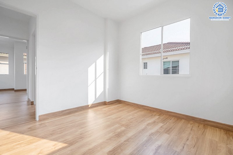 บ้านมือสองตกแต่งใหม่ คุณภาพแบรนด์ LH โครงการ ชลลดา บางใหญ่-เซ็นทรัลเวสต์เกต พร้อมทุกการเข้าอยู่ เนื้อที่ 52.5 ตร.ว. ฟังก์ชั่น 3 ห้องนอน 2 ห้องน้ำ พร้อม facilities ครบครัน บนทำเลศักยภาพ เดินทางสะดวก ใกล้ถ.กาญจนาภิเษก เพียง 10 นาทีถึงรถไฟฟ้า "สถานีคลองบางไผ่"...