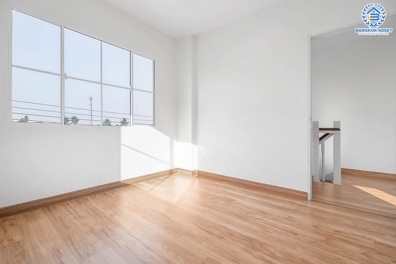 บ้านมือสองตกแต่งใหม่ คุณภาพแบรนด์ LH โครงการ ชลลดา บางใหญ่-เซ็นทรัลเวสต์เกต พร้อมทุกการเข้าอยู่ เนื้อที่ 52.5 ตร.ว. ฟังก์ชั่น 3 ห้องนอน 2 ห้องน้ำ พร้อม facilities ครบครัน บนทำเลศักยภาพ เดินทางสะดวก ใกล้ถ.กาญจนาภิเษก เพียง 10 นาทีถึงรถไฟฟ้า "สถานีคลองบางไผ่"...