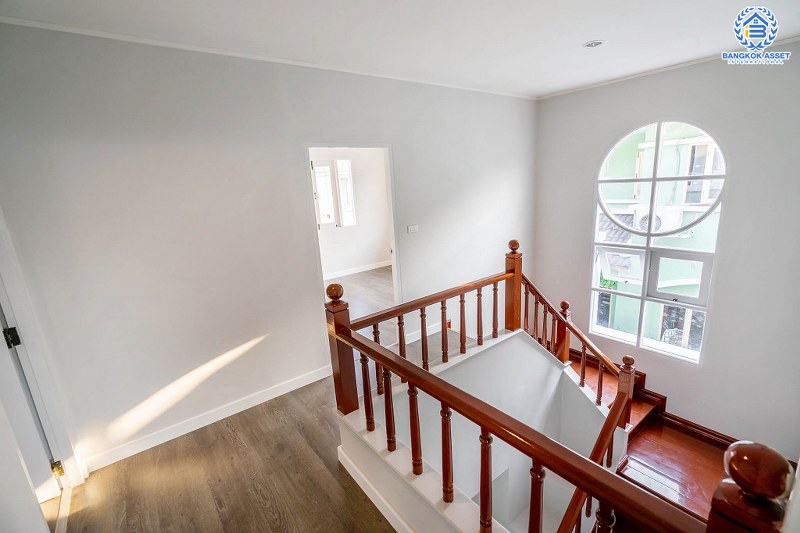 บ้านมือสองตกแต่งใหม่ หลังใหญ่ 70 ตร.ว. ทำเลติดถนนกาญจนาฯ คุณภาพแบรนด์ ม.ลัดดารมย์ ปิ่นเกล้า-กาญจนาฯ (Q.House) โซนต้นโครงการ ใกล้ส่วนกลาง ฟังก์ชั่นครบครัน พื้นที่ใช้สอยกว้างกว่า 200 ตร.ม. ใกล้ทางด่วนศรีรัช ราคาสุดคุ้ม!...