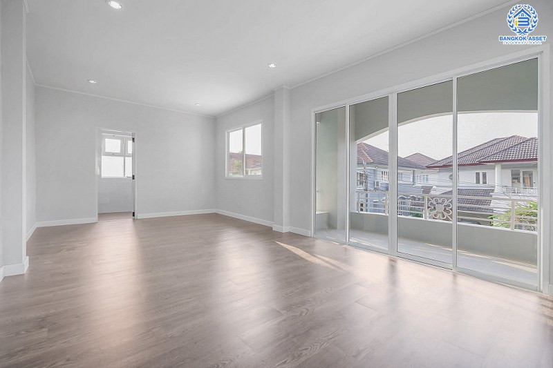 บ้านมือสองตกแต่งใหม่ หลังใหญ่ 70 ตร.ว. ทำเลติดถนนกาญจนาฯ คุณภาพแบรนด์ ม.ลัดดารมย์ ปิ่นเกล้า-กาญจนาฯ (Q.House) โซนต้นโครงการ ใกล้ส่วนกลาง ฟังก์ชั่นครบครัน พื้นที่ใช้สอยกว้างกว่า 200 ตร.ม. ใกล้ทางด่วนศรีรัช ราคาสุดคุ้ม!...