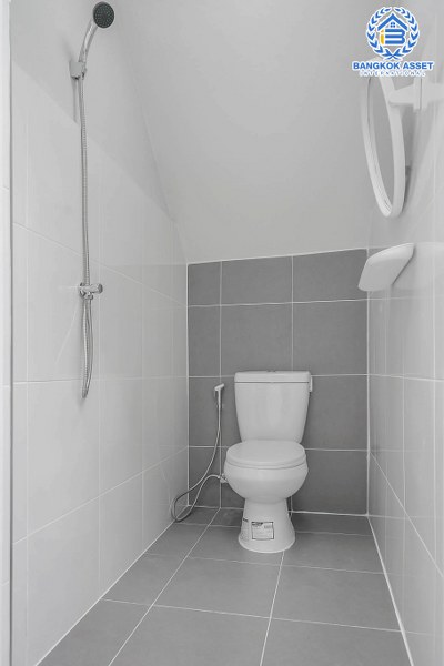 บ้านมือสองตกแต่งใหม่ หลังใหญ่ 70 ตร.ว. ทำเลติดถนนกาญจนาฯ คุณภาพแบรนด์ ม.ลัดดารมย์ ปิ่นเกล้า-กาญจนาฯ (Q.House) โซนต้นโครงการ ใกล้ส่วนกลาง ฟังก์ชั่นครบครัน พื้นที่ใช้สอยกว้างกว่า 200 ตร.ม. ใกล้ทางด่วนศรีรัช ราคาสุดคุ้ม!...