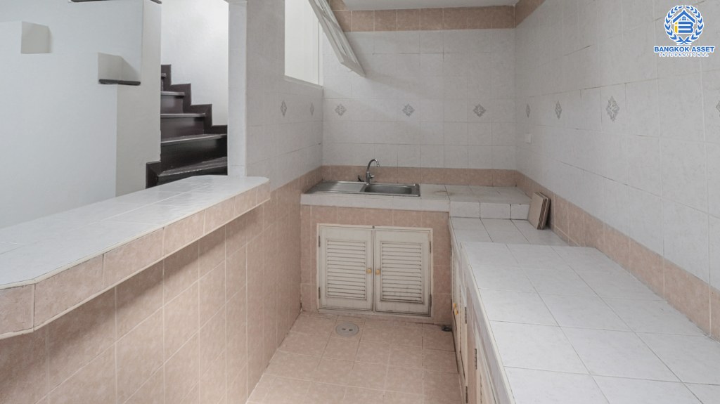 ทาวน์เฮ้าส์มือสองนนทบุรี ม.มนวดีบางใหญ่-กาญจนาภิเษก ตกแต่งให้ใหม่ พร้อมอยู่ มีครัวเคาน์เตอร์ โรงรถ คุ้มสุดๆ ทำเลเดินทางสะดวก เชื่อมต่อกาญจนาภิเษก ใกล้รถไฟฟ้าสายสีม่วง...