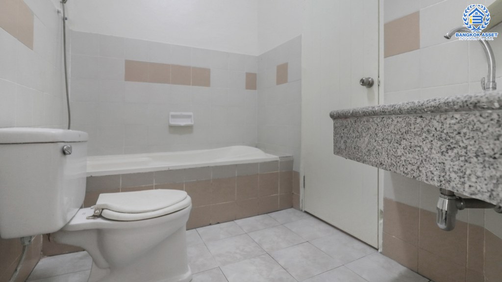 ทาวน์เฮ้าส์มือสองนนทบุรี ม.มนวดีบางใหญ่-กาญจนาภิเษก ตกแต่งให้ใหม่ พร้อมอยู่ มีครัวเคาน์เตอร์ โรงรถ คุ้มสุดๆ ทำเลเดินทางสะดวก เชื่อมต่อกาญจนาภิเษก ใกล้รถไฟฟ้าสายสีม่วง...