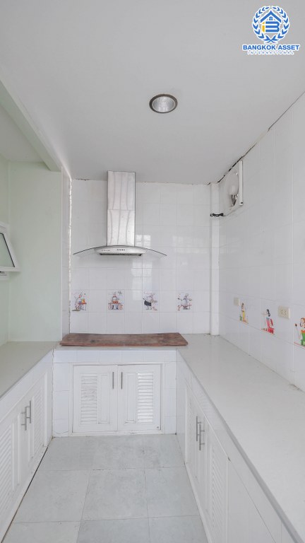 ทาวน์เฮ้าส์มือสองนนทบุรี ม.เปี่ยมสุข รัตนาธิเบศร์-บางพลู1 เนื้อที่ 18.8 ตร.ว. ฟังก์ชั่น 3 ห้องนอน ต่อเติมครัว โรงรถ พร้อมอยู่ คุ้มยิ่งกว่า! บนทำเลเยี่ยม ใกล้รถไฟฟ้า และเซ็นทรัลเวสต์เกต