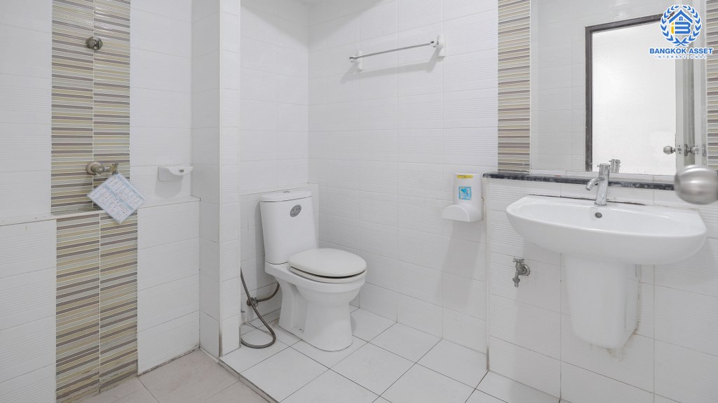 ทาวน์เฮ้าส์มือสองนนทบุรี ม.เปี่ยมสุข รัตนาธิเบศร์-บางพลู1 เนื้อที่ 18.8 ตร.ว. ฟังก์ชั่น 3 ห้องนอน ต่อเติมครัว โรงรถ พร้อมอยู่ คุ้มยิ่งกว่า! บนทำเลเยี่ยม ใกล้รถไฟฟ้า และเซ็นทรัลเวสต์เกต