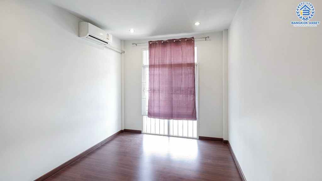 ทาวน์เฮ้าส์มือสองนนทบุรี ม.เปี่ยมสุข รัตนาธิเบศร์-บางพลู1 เนื้อที่ 18.8 ตร.ว. ฟังก์ชั่น 3 ห้องนอน ต่อเติมครัว โรงรถ พร้อมอยู่ คุ้มยิ่งกว่า! บนทำเลเยี่ยม ใกล้รถไฟฟ้า และเซ็นทรัลเวสต์เกต