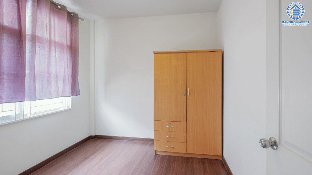 ทาวน์เฮ้าส์มือสองนนทบุรี ม.เปี่ยมสุข รัตนาธิเบศร์-บางพลู1 เนื้อที่ 18.8 ตร.ว. ฟังก์ชั่น 3 ห้องนอน ต่อเติมครัว โรงรถ พร้อมอยู่ คุ้มยิ่งกว่า! บนทำเลเยี่ยม ใกล้รถไฟฟ้า และเซ็นทรัลเวสต์เกต