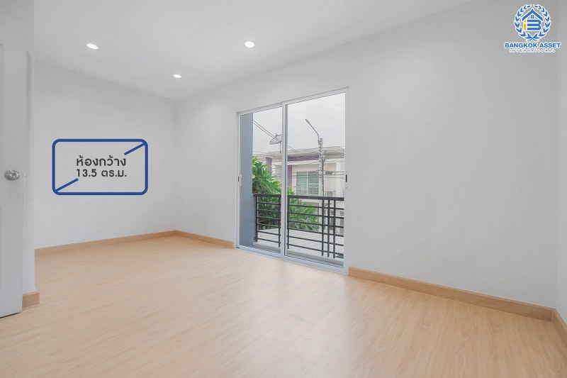 บ้านมือสองตกแต่งใหม่ ม.พฤกษาทาวน์เน็กซ์ นครอินทร์-วงเวียนพระราม5 ฟังก์ชั่นครบ พร้อมเข้าอยู่  เนื้อที่ 16 ตร.ว. 3 ห้องนอน 2 ห้องน้ำ บนทำเลติด ถ.นครอินทร์ สามารถเชื่อมต่อได้หลายเส้นทาง ใกล้รถไฟฟ้าสายสีม่วง "สถานีตลาดบางใหญ่" และทางด่วน "ศรีรัช"...