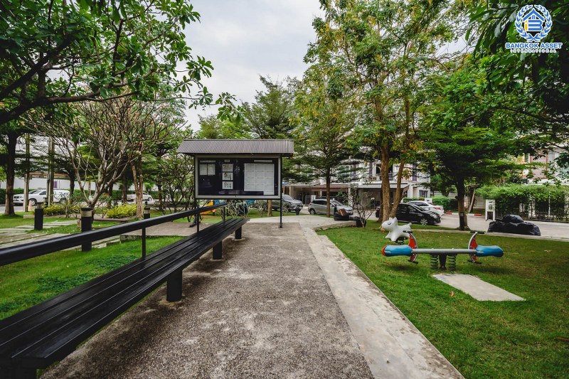 บ้านมือสองตกแต่งใหม่ ม.พฤกษาทาวน์เน็กซ์ นครอินทร์-วงเวียนพระราม5 ฟังก์ชั่นครบ พร้อมเข้าอยู่  เนื้อที่ 16 ตร.ว. 3 ห้องนอน 2 ห้องน้ำ บนทำเลติด ถ.นครอินทร์ สามารถเชื่อมต่อได้หลายเส้นทาง ใกล้รถไฟฟ้าสายสีม่วง "สถานีตลาดบางใหญ่" และทางด่วน "ศรีรัช"...